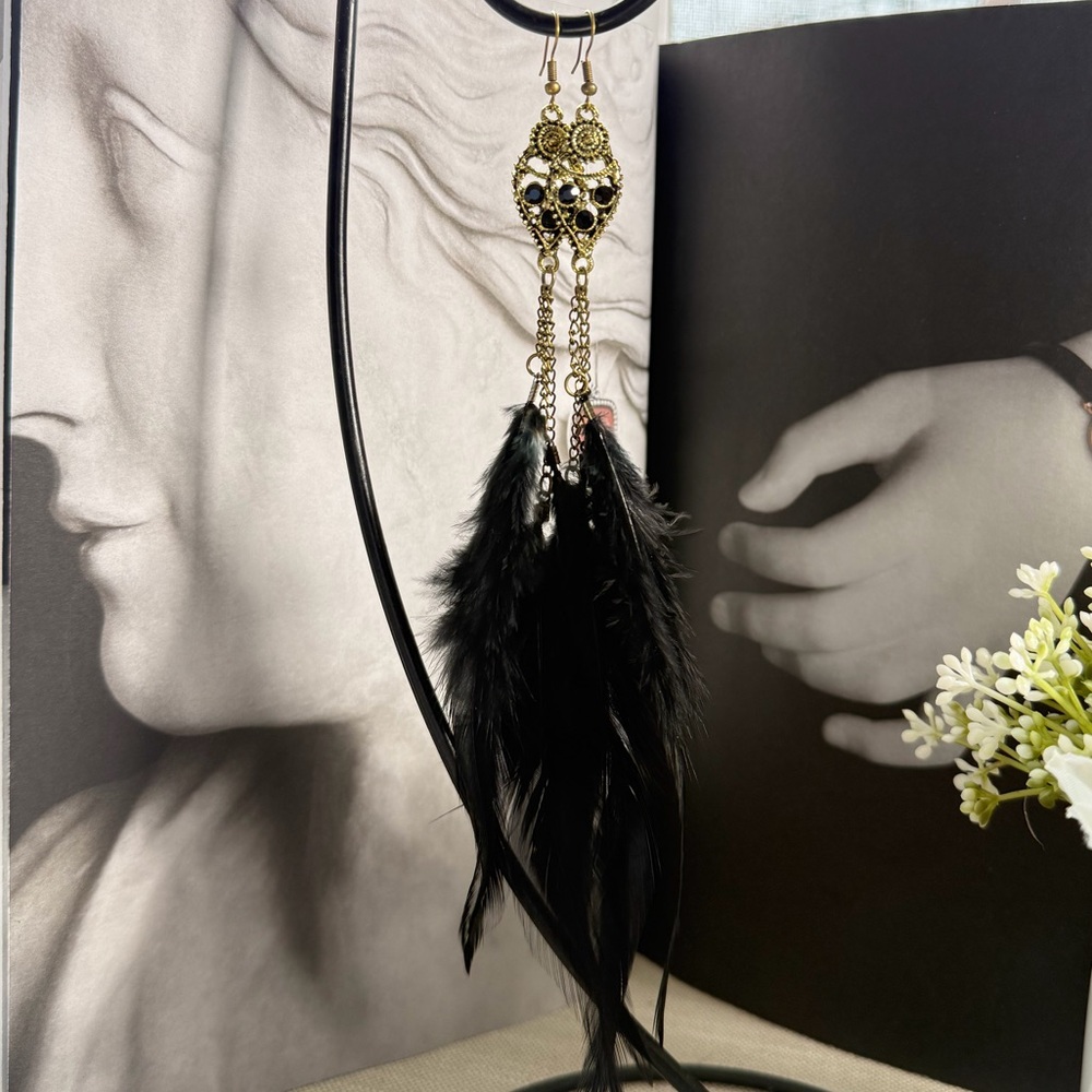 Chic vintage floral earring with feather tassels